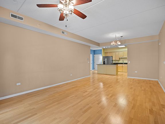 5th image of 819 Graceland Ave APT 204