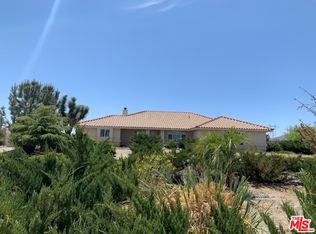 12221 Sheep Creek Rd, Phelan, CA 92371