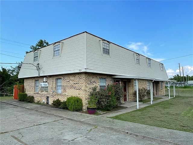 2nd image of 301 River Ridge Dr