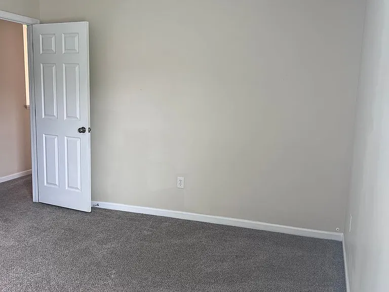 13 Hampshire Glen Pkwy — Photo 30