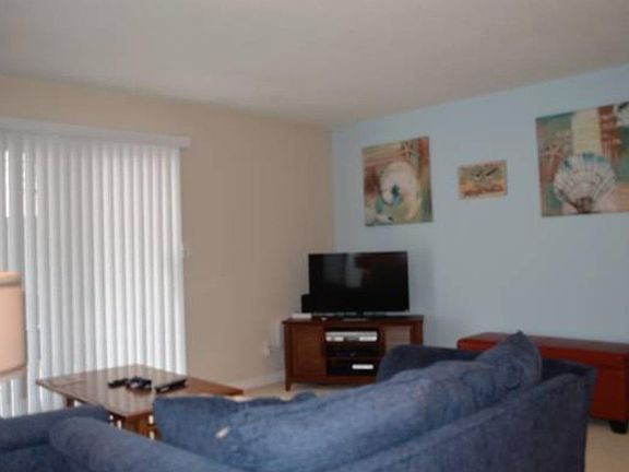 3rd image of 408 75th Ave N APT 106