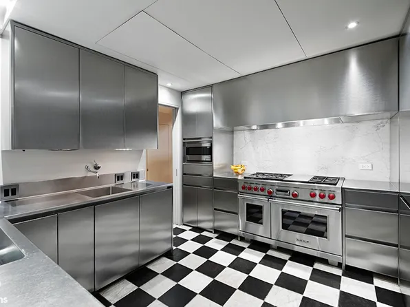 563 Park Avenue image 5 of 12