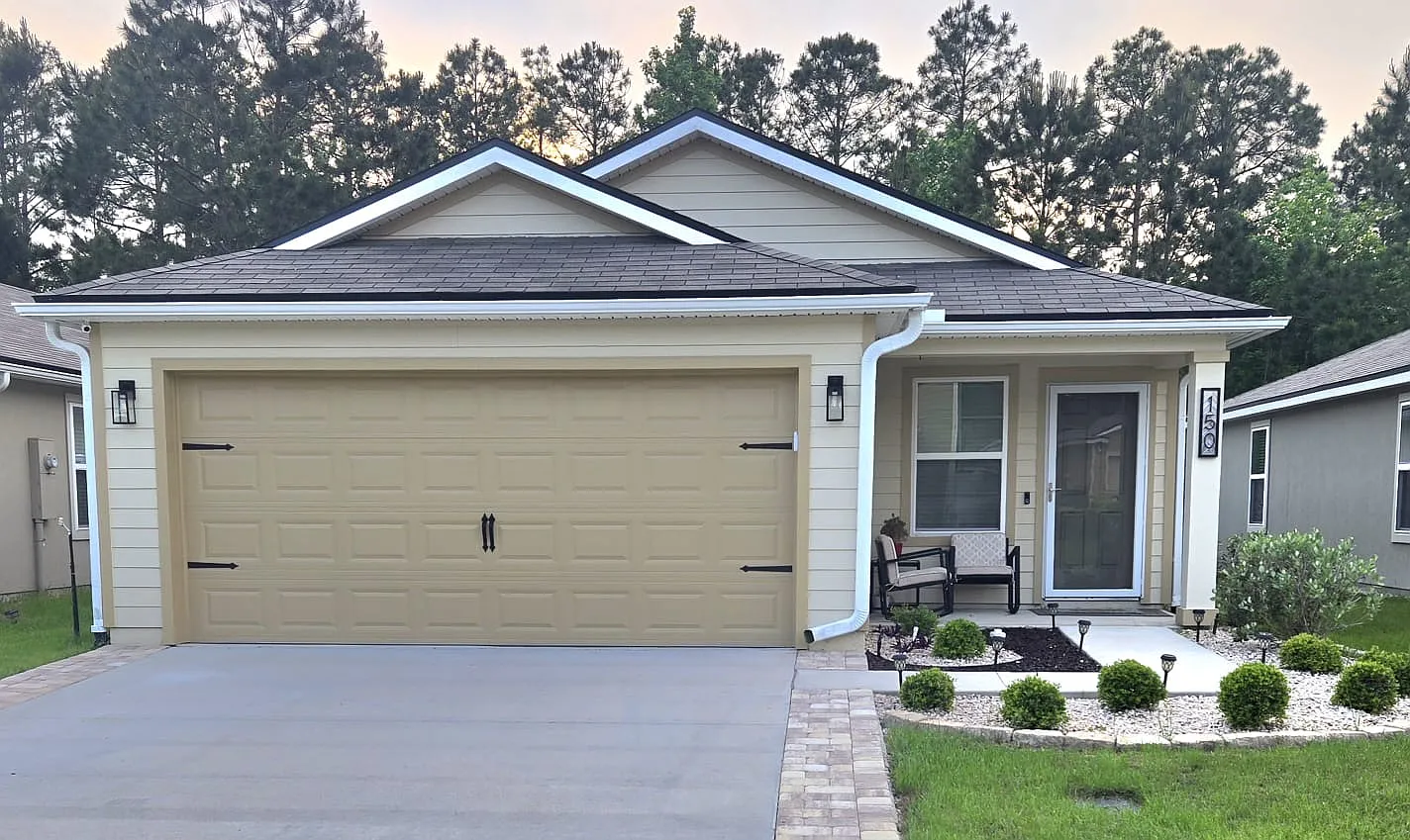 3 bed, 1402 sqft, $2,100 — Photo 1