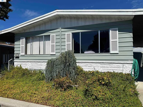 965 New England Village Dr, Hayward, CA 94544