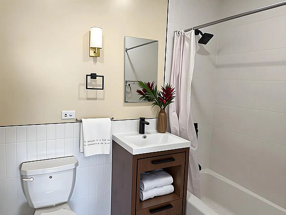 5th image of 87-50 167th St #101