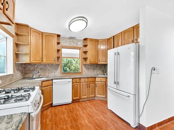 6015 Independence Avenue image 14 of 85