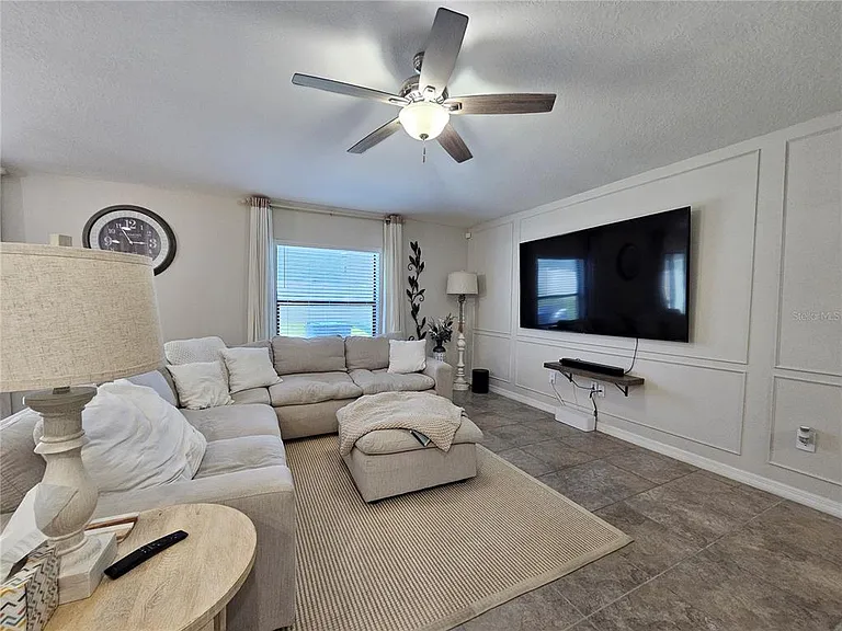 10005 Rose Petal Pl — Photo 17