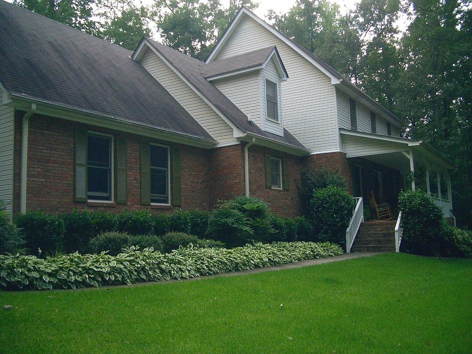 Cutom Blt 4 Bed/2.5 - low Maintenance 2.1 Acre Home - Professioonal Landscaped