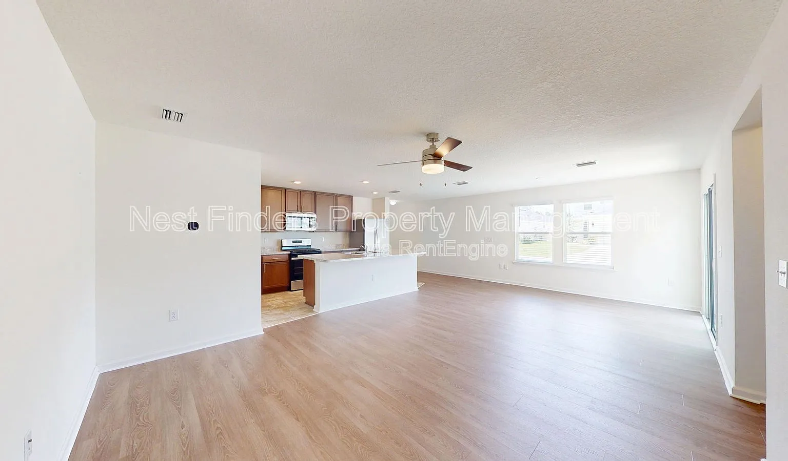 4 bed, 2.0 bath, 1656 sqft, $2,300 — Photo 4