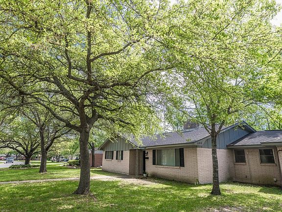 5th image of 202 Redmond Dr
