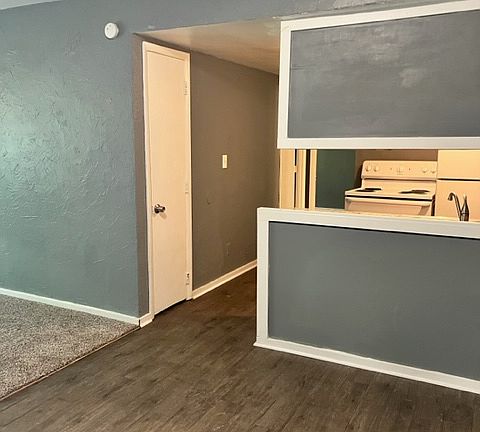 2nd image of 2924 N Verity Pkwy #42