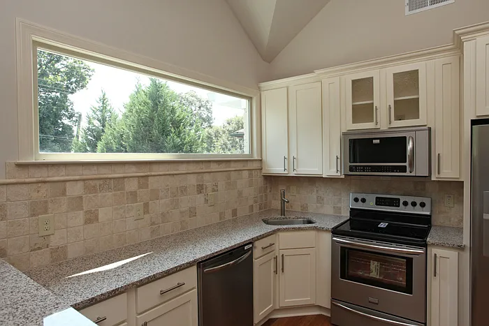 898 N Highland Ave NE #C — Photo 1