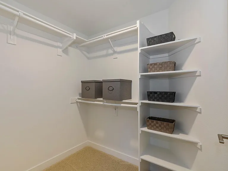 Esencia Sur Apartment Homes — Photo 24