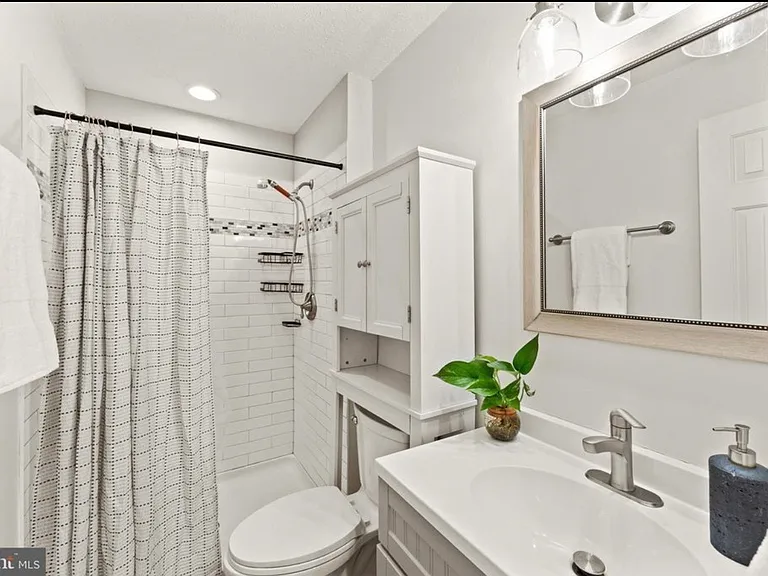 124 Fort Evans Rd SE #B — Photo 13