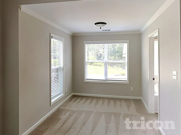 104 Logan Creek Ct — Photo 9