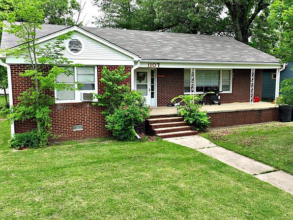5th image of 1107 Janssen Ave