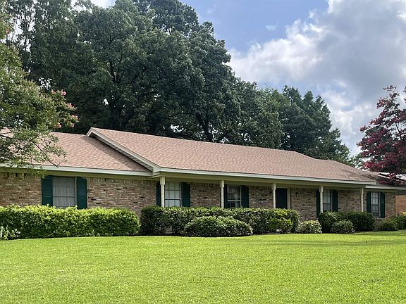 2nd image of 801 Coleman Dr