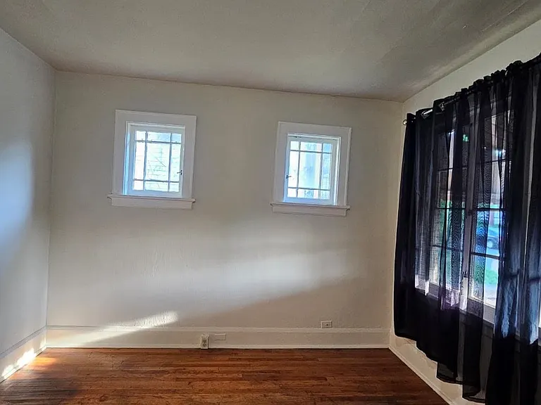 1134 Fairbanks Ave — Photo 2