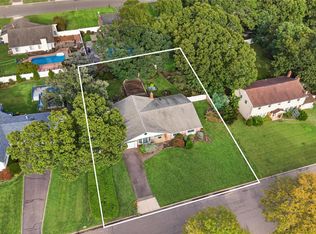 9 Groton Lane, Coram, NY 11727