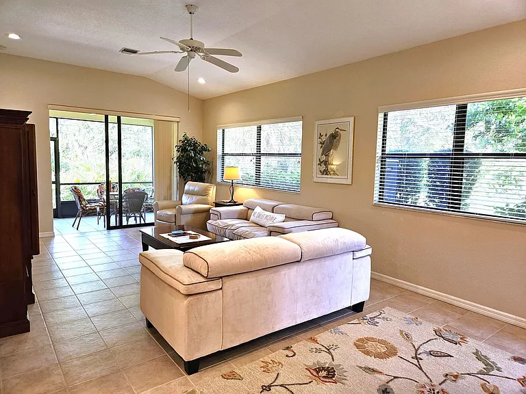 4528 Cancello Grande Ave — Photo 8