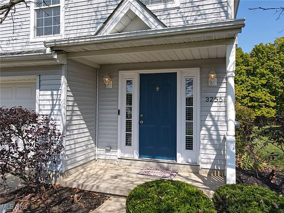 3rd image of 3255 Greentree Cir