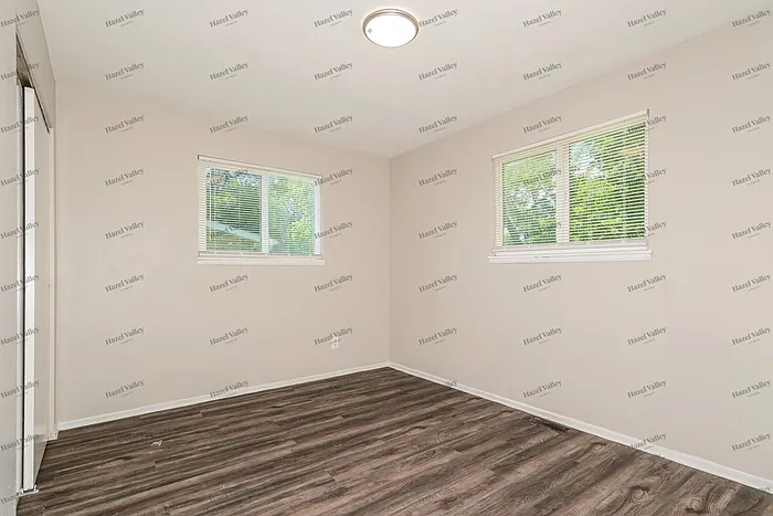 1417 Moran Dr — Photo 8