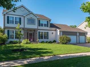 1001 Vineyard Ln, Aurora, IL