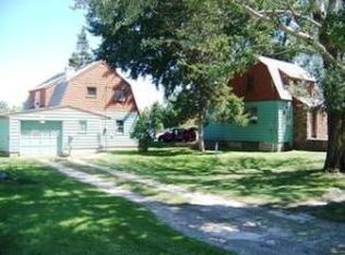 215 N Sycamore St, Somonauk, IL 60552