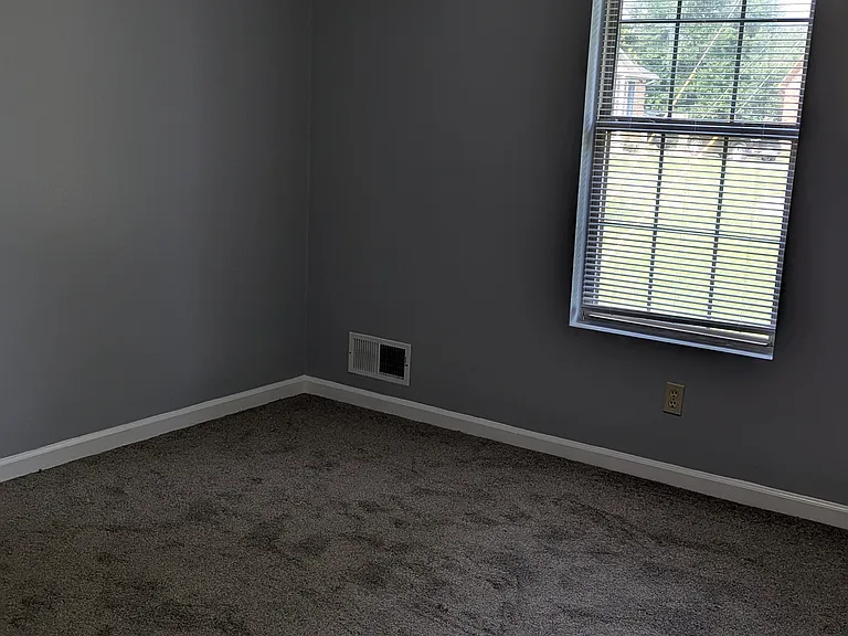 108 Cecil Ct — Photo 5