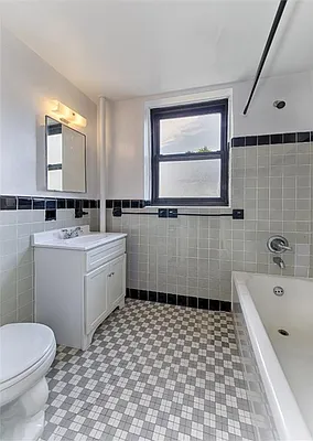 Rented by Bank Neary | media 7