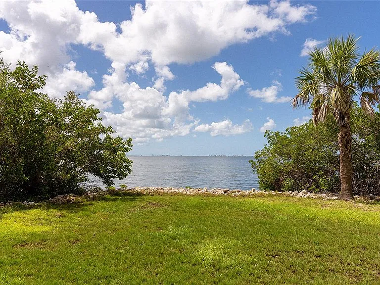 2424 Bay Dr #2424/2426 — Photo 3