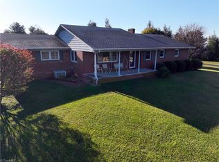 703 Twin Oaks Rd, Elkin, NC 28621