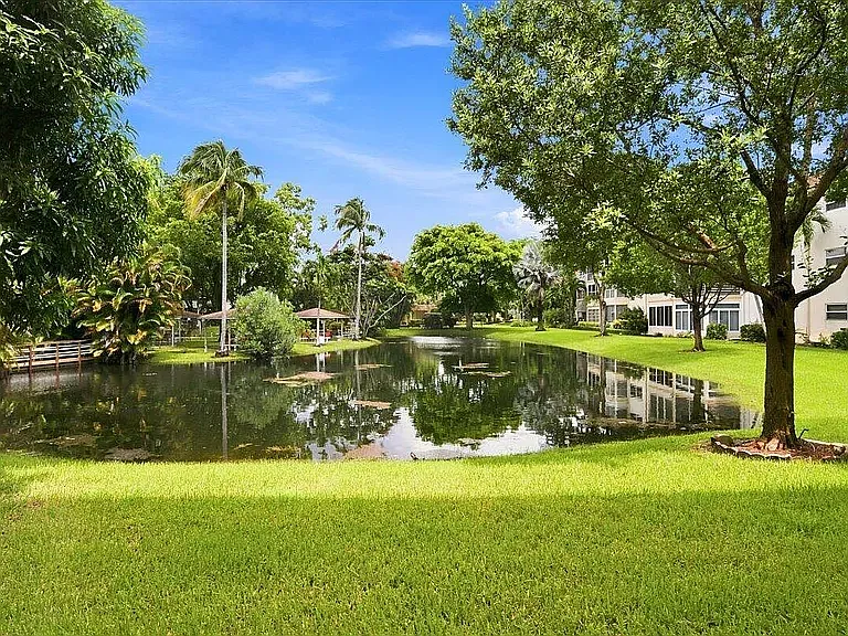 5121 W Oakland Park Blvd — Photo 3