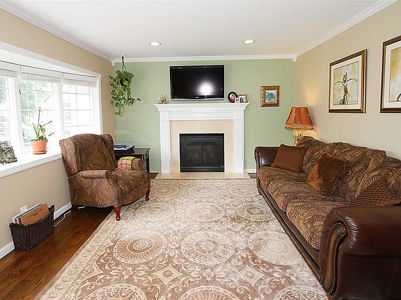 3rd image of 13 Ashland Pl
