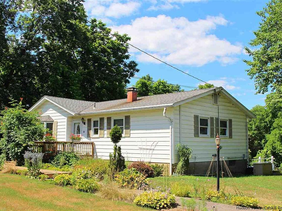 1st image of 60 Rose Dr