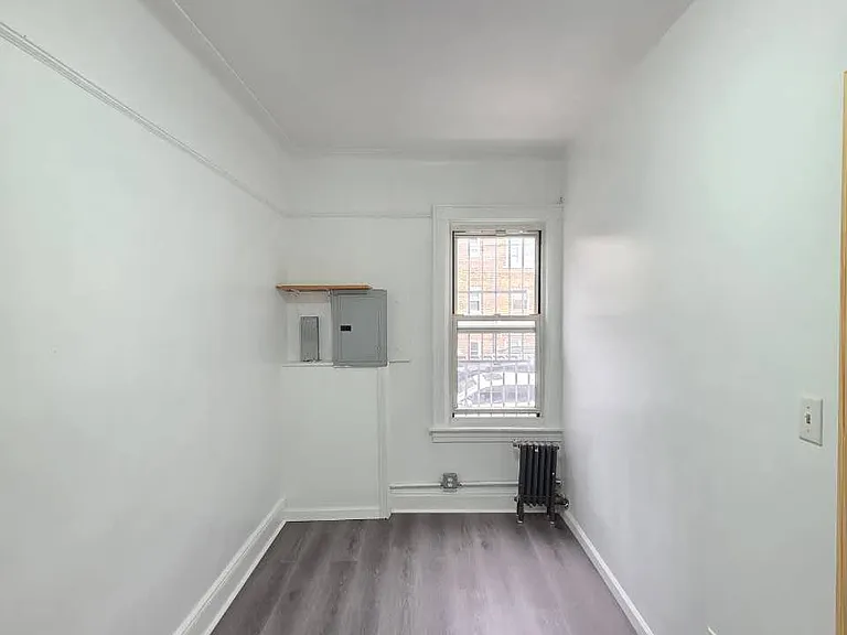 1596 W 7th St #1 — Photo 9