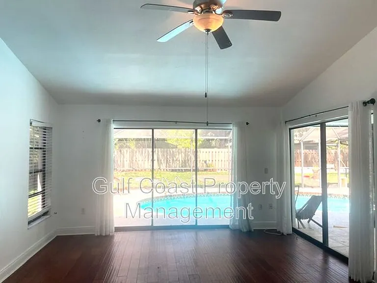 5677 Beneva Woods Cir — Photo 32