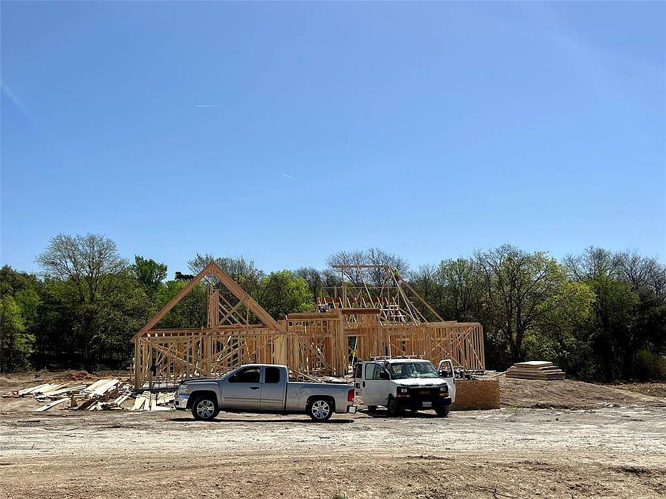 2nd image of 1027 Wood Ln