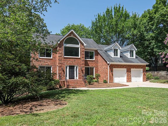 3rd image of 1941 Dugan Dr