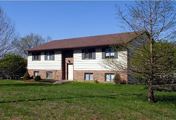 11960 Meadowview Rd — Photo 1
