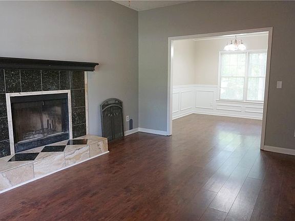 4th image of 440 Wayside Dr
