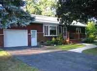2 Bertone Dr, Schenectady, NY 12306