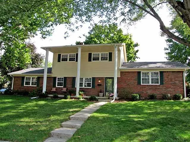 4251 Fairlawn Dr photo 1