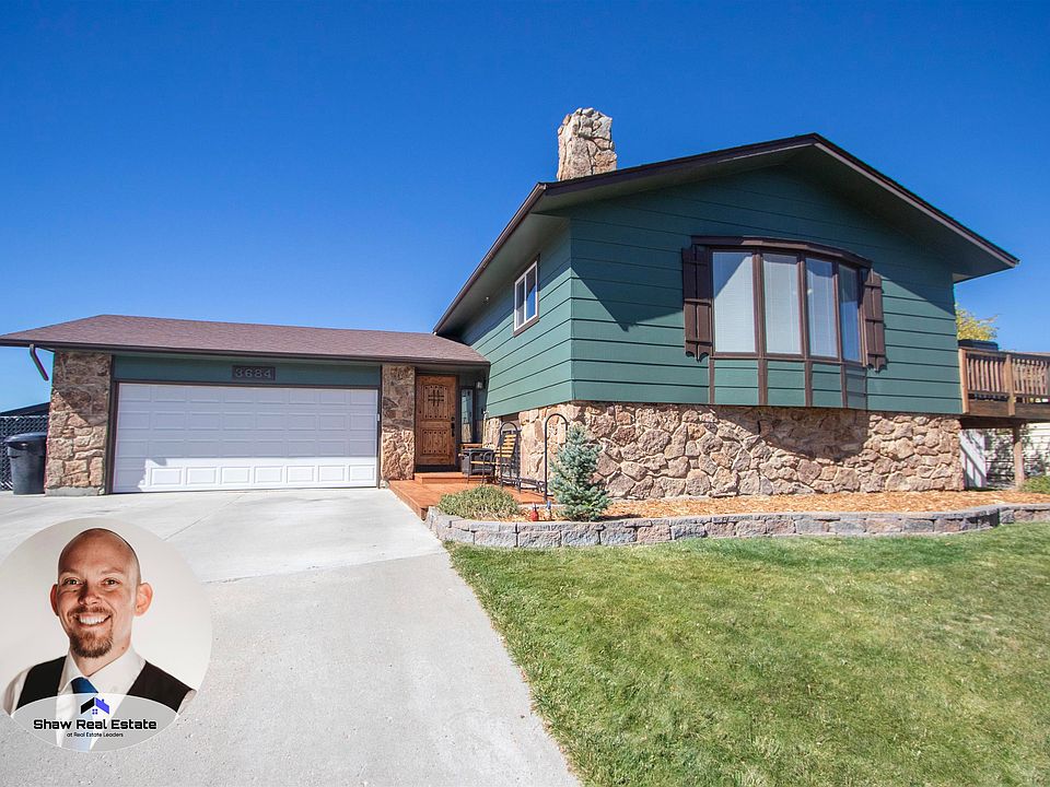 1st image of 3684 Ridgecrest Dr