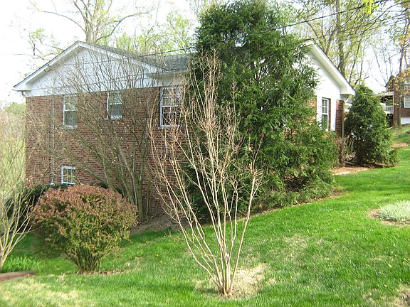 4th image of 2017 Weberwood Dr