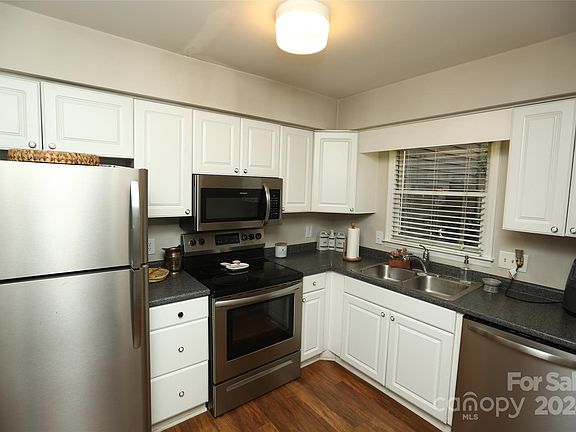 2nd image of 3509 Colony Crossing Dr