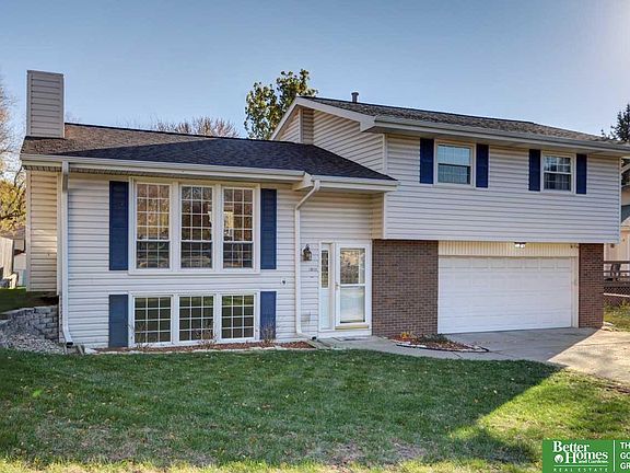 3rd image of 15111 Wycliffe Dr