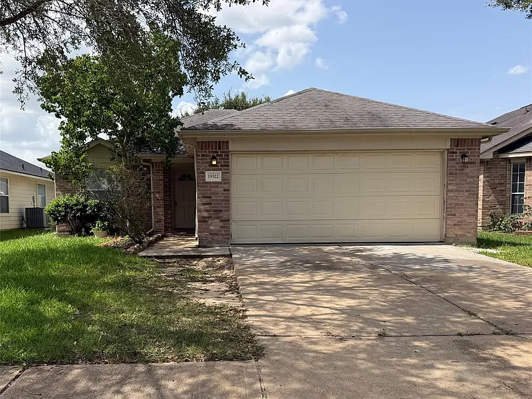 19322 Otter Trail Ct — Photo 2