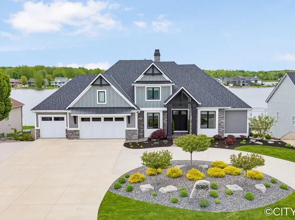 8985 24th Ave, Jenison, MI 49428