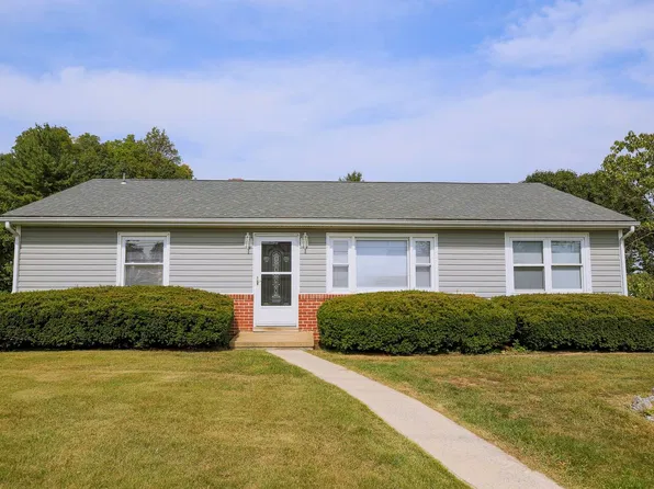 5111 Shepherdstown Rd, Martinsburg, WV 25404